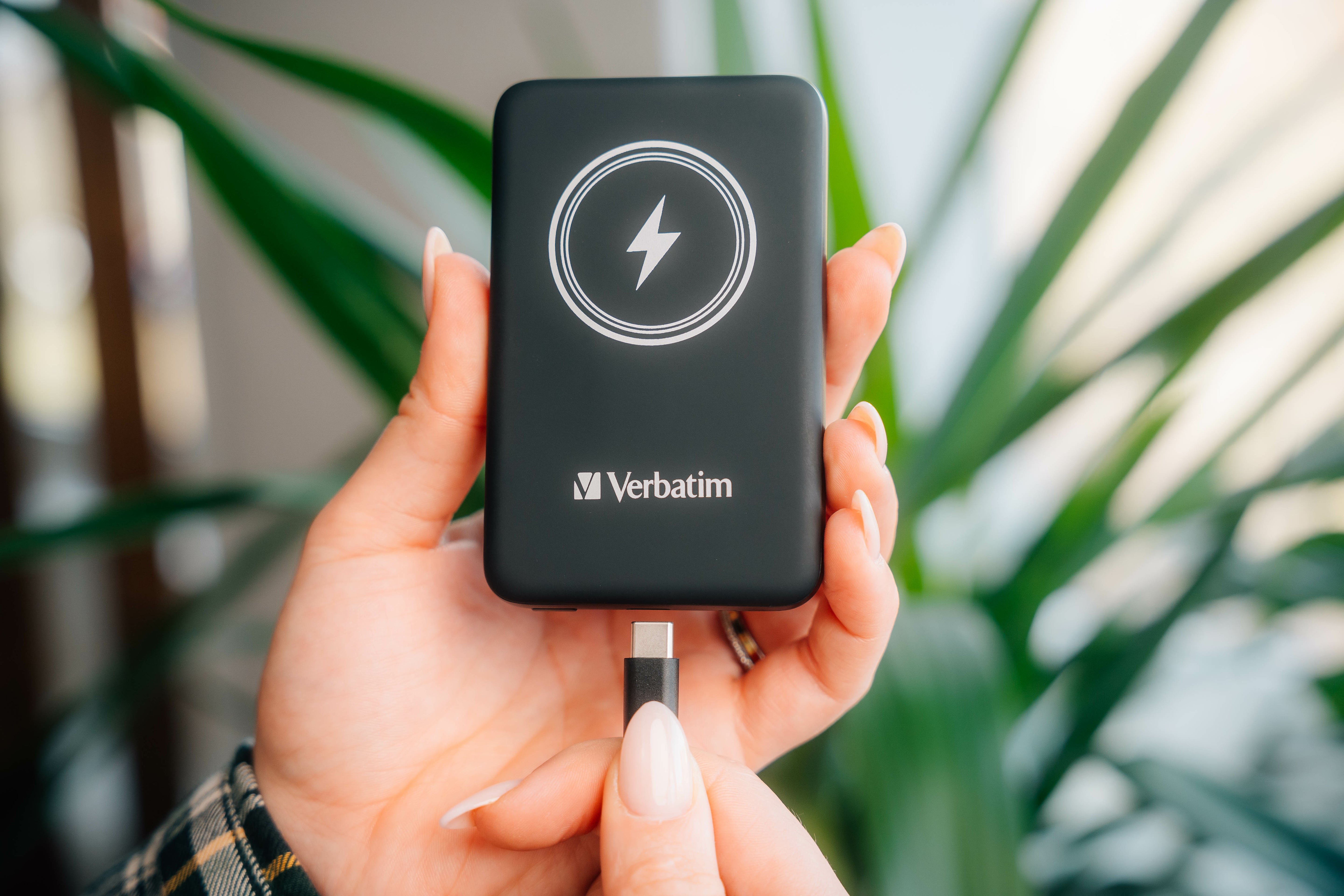 e Verbatim Charge 'n' Go Litium Polymer (LiPo) 10000 mAh Trådlös laddning Svart Verbatim 32245 0023942322450|023942322450