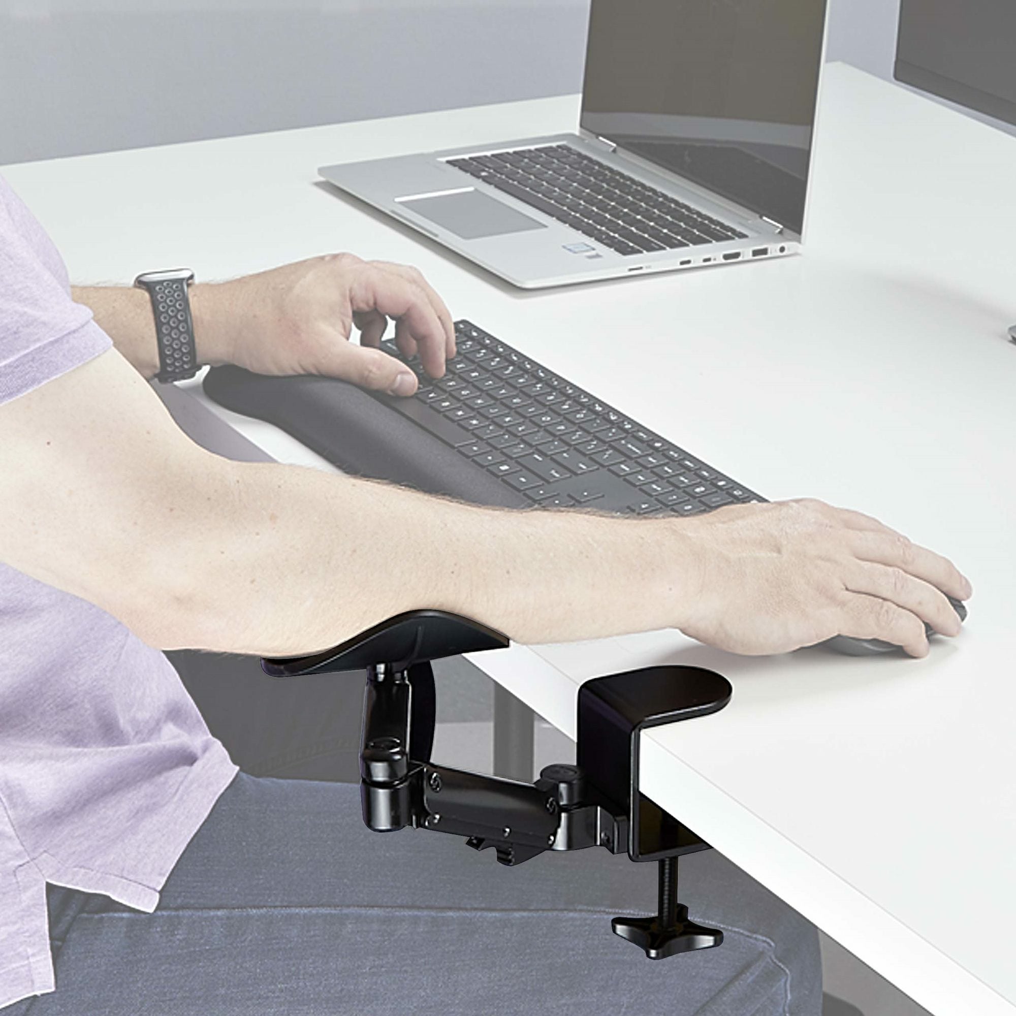 svart StarTech.com 1AHC-DESK-ARM-REST 0065030904414|065030904414 Datormöblerdelar Justerbart armstöd för kontorsbord, erg