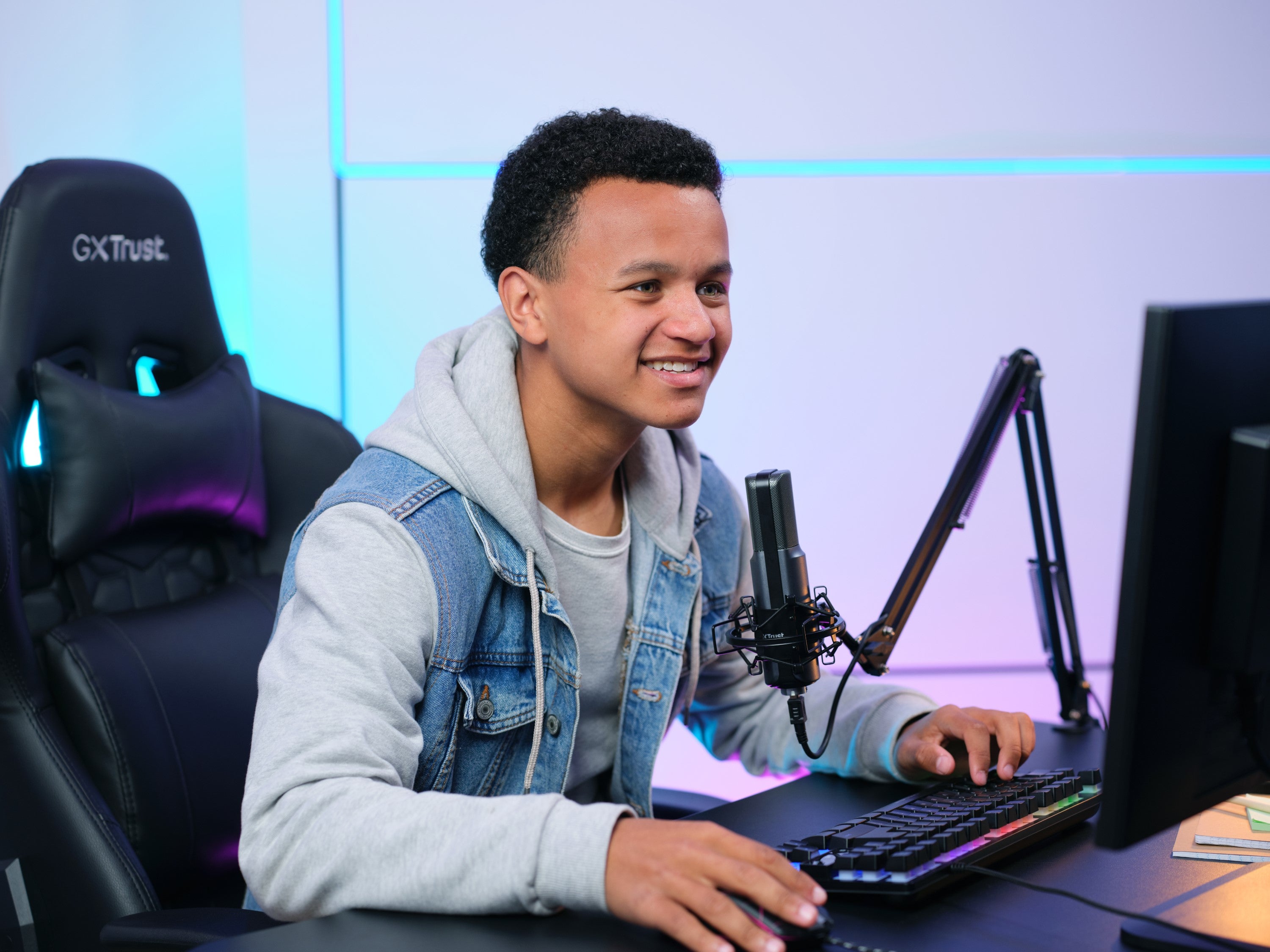  .electricalstuff.se ElectricalStuff.se   Trust GXT 253 Emita Stativ för radiomikrofoner Trust 22563 8713439225631 Mikrofonst