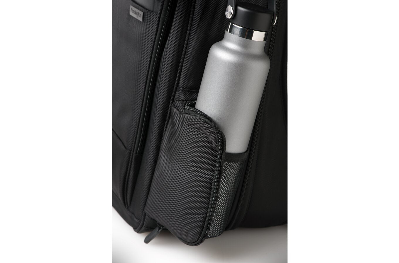  alStuff.se   Kensington Contour™ 2.0 17" Pro ryggsäck för bärbar dator Kensington K60381EU 5028252596848|5028252596930 Väsko