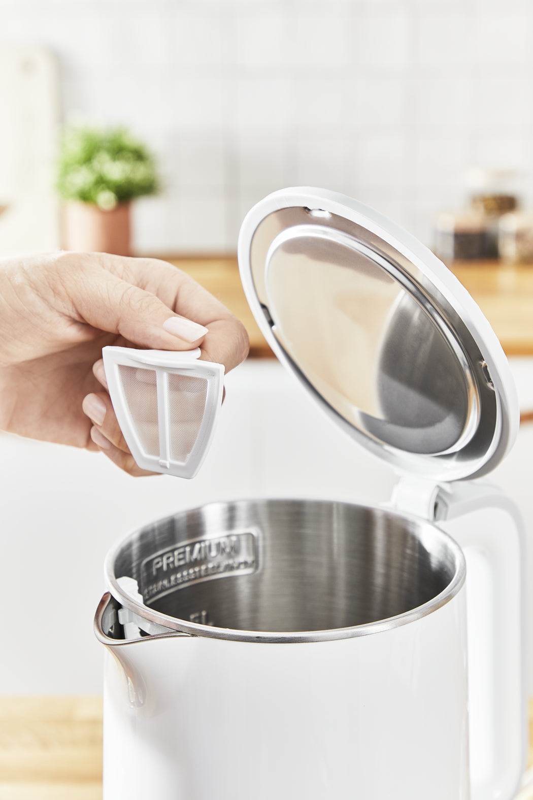  31 www.electricalstuff.se ElectricalStuff.se   Tefal Sense KO6931 vattenkokare 1,5 l 1800 W Vit Tefal KO693110 3045387243159