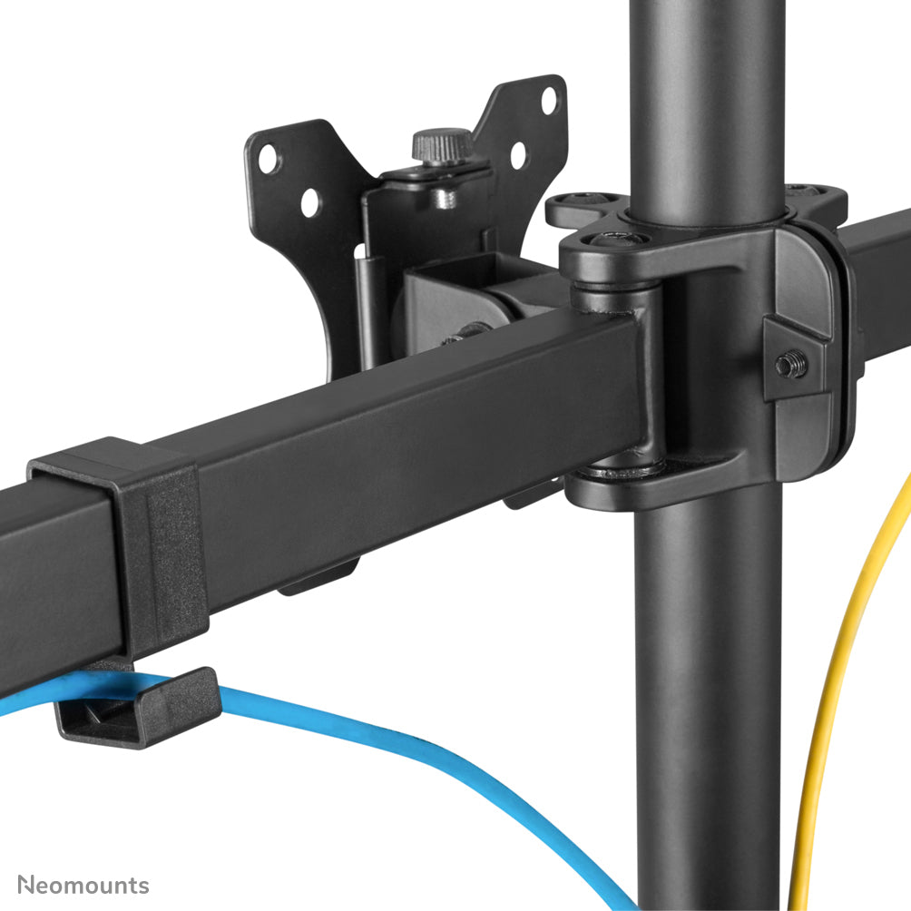  h Ställ till Bildskärmar   FPMA-D550D3BLACK www.electricalstuff.se ElectricalStuff.se   Neomounts FPMA-D550D3BLACK fäste och